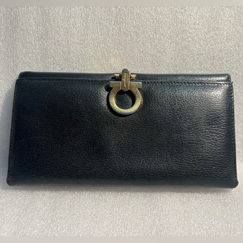 Salvatore Ferragamo Gancini Wallet Vintage Black Pebbled Leather Gold Hardware